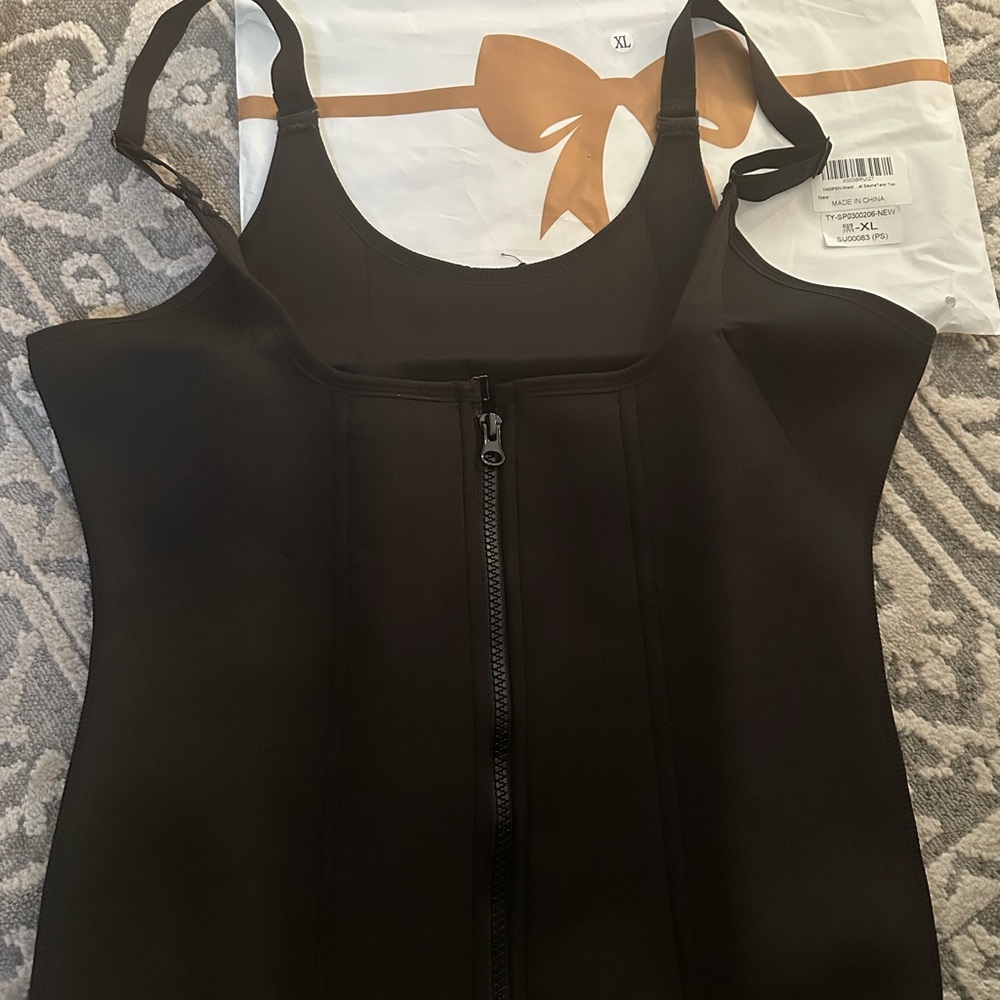 Black Seamless Shapewear with Front Zipper